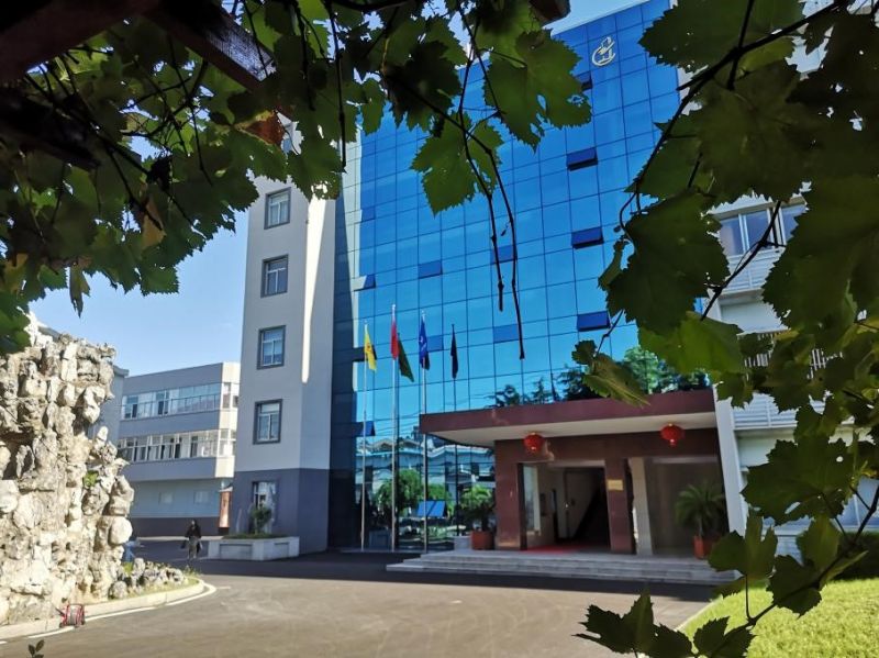 经过两个月的改造装修 公司基地面貌焕然一新